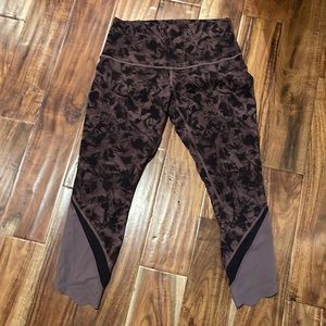 Lululemon - size 8 Wunder Under Special edition